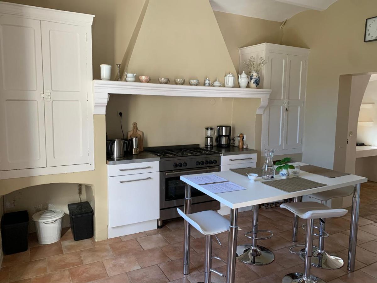 Mas Les Romarins, 10 Min D'Uzes, Piscine Et Grand Jardin Clos, Jeux, Nid De Repos Et Base Pour Activites Dans Le Gard (Adults Only) Exterior foto